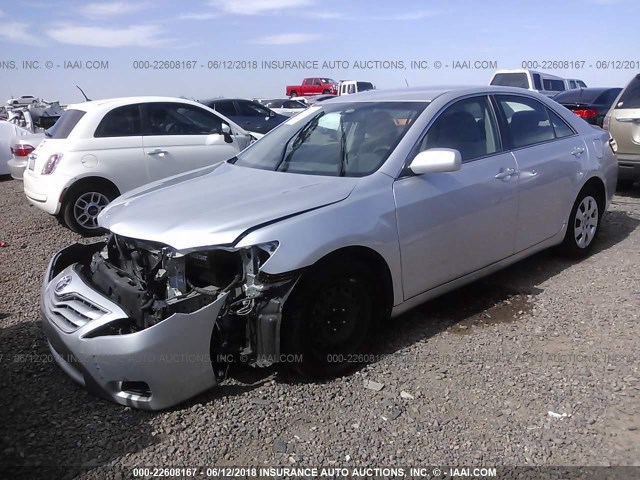 4T1BF3EK9BU704840 - 2011 TOYOTA CAMRY SE/LE/XLE 银色 照片 2