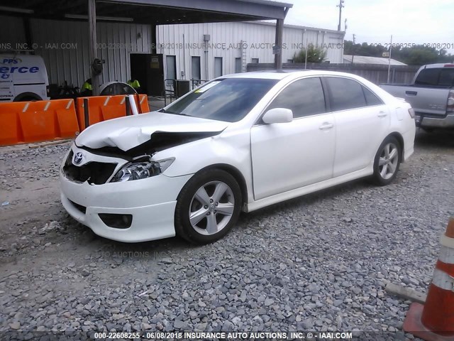 4T1BK3EK0AU603776 - 2010 TOYOTA CAMRY SE/LE/XLE WHITE photo 2