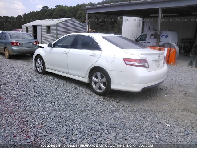 4T1BK3EK0AU603776 - 2010 TOYOTA CAMRY SE/LE/XLE WHITE photo 3