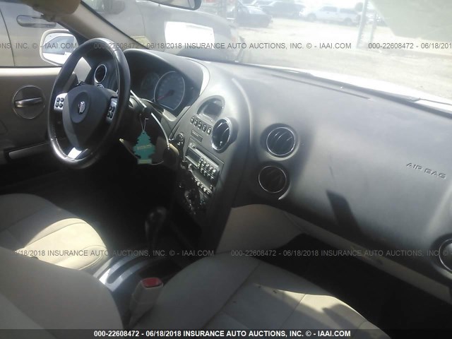 2G2WP552881127077 - 2008 PONTIAC GRAND PRIX WHITE photo 5