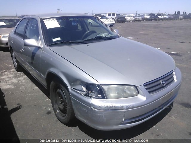 JT2BG22K0Y0471021 - 2000 TOYOTA CAMRY CE/LE/XLE SILVER photo 1