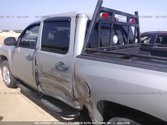 2GCEC13J181339941 - 2008 CHEVROLET SILVERADO C1500 SILVER photo 6