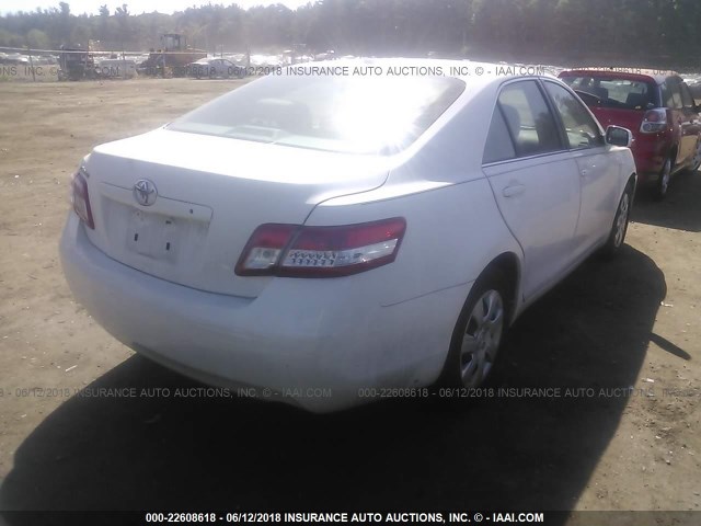 4T1BF3EK4BU669785 - 2011 TOYOTA CAMRY SE/LE/XLE თეთრი ფოტო 4