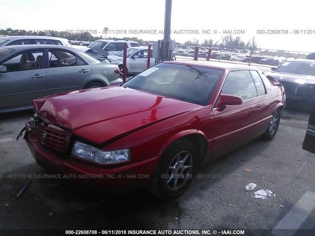 1G6EC12992B106472 - 2002 CADILLAC ELDORADO COMMEMORATIVE RED photo 2