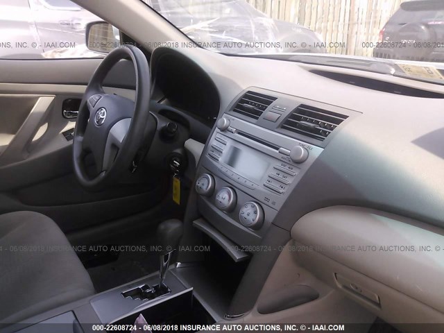 4T4BF3EK3AR078805 - 2010 TOYOTA CAMRY SE/LE/XLE 绿色 照片 5