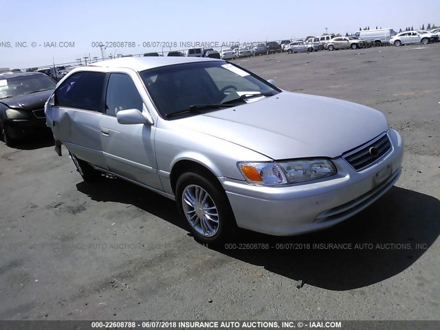 4T1BG22K81U791558 - 2001 TOYOTA CAMRY CE/LE/XLE 银色 照片 1