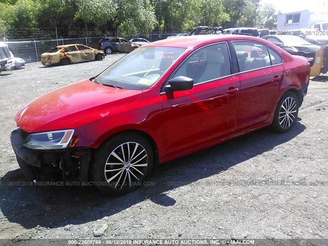 3VWD17AJ4GM269430 - 2016 VOLKSWAGEN JETTA SPORT RED photo 2