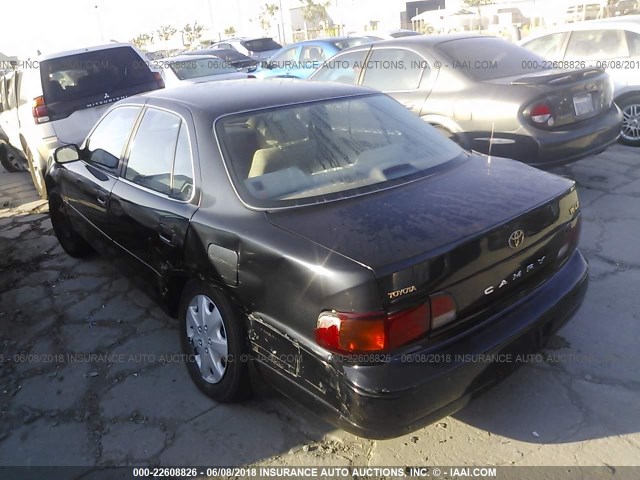 4T1BF12K3TU867218 - 1996 TOYOTA CAMRY LE/XLE/SE შავი ფოტო 3