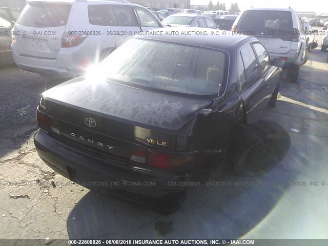 4T1BF12K3TU867218 - 1996 TOYOTA CAMRY LE/XLE/SE შავი ფოტო 4