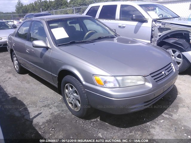 4T1BF22K6VU010660 - 1997 TOYOTA CAMRY CE/LE/XLE GOLD photo 1
