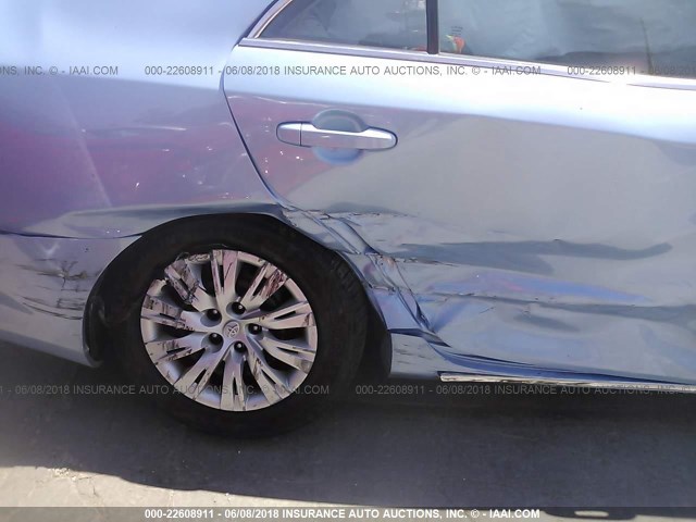 4T1BD1FK3CU049293 - 2012 TOYOTA CAMRY HYBRID/LE/XLE 浅蓝色 照片 6