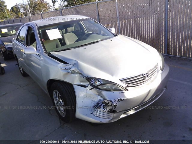 4T1BF30K75U592096 - 2005 TOYOTA CAMRY LE/XLE/SE ვერცხლისფერი ფოტო 1