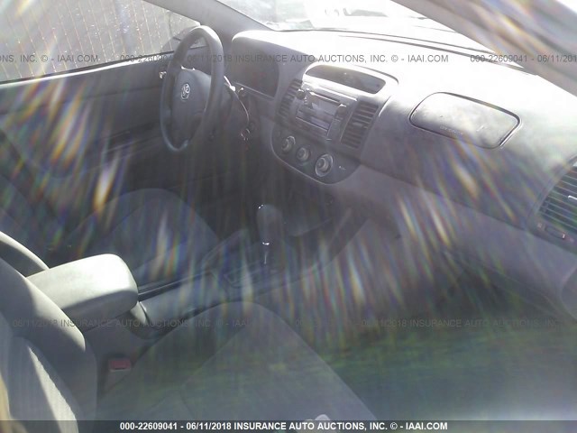 4T1BF30K75U592096 - 2005 TOYOTA CAMRY LE/XLE/SE ვერცხლისფერი ფოტო 5