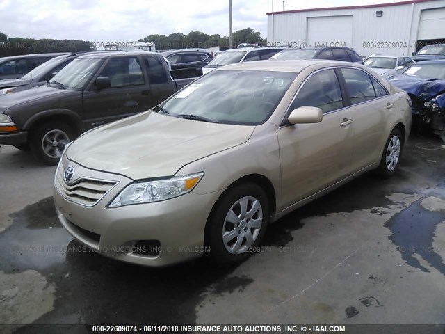 4T1BF3EK9AU057905 - 2010 TOYOTA CAMRY SE/LE/XLE 棕色 照片 2