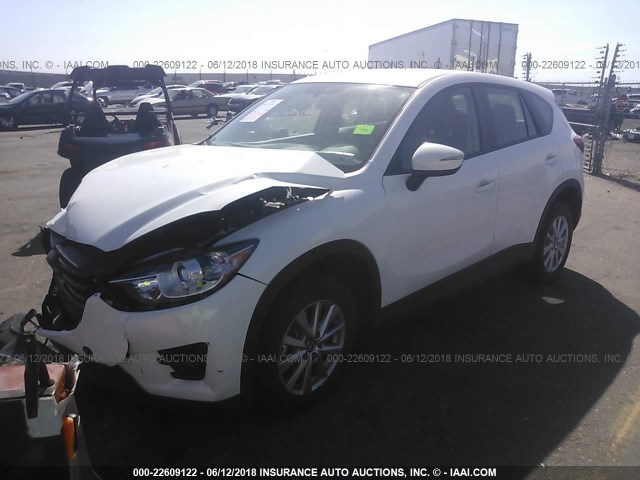 JM3KE4BY3G0696293 - 2016 MAZDA CX-5 SPORT WHITE photo 2