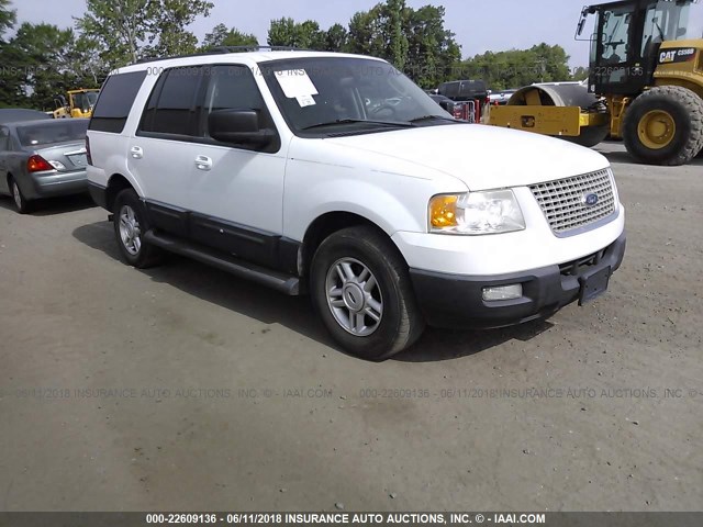 1FMRU15W44LA33596 - 2004 FORD EXPEDITION XLT თეთრი ფოტო 1