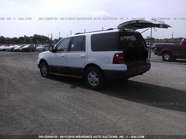 1FMRU15W44LA33596 - 2004 FORD EXPEDITION XLT თეთრი ფოტო 3