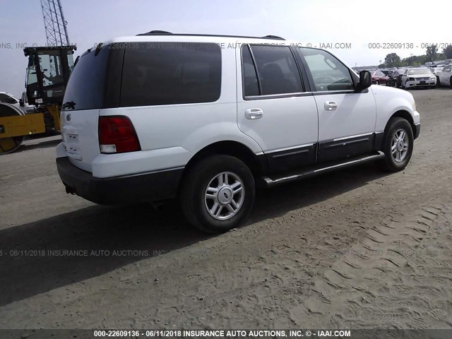 1FMRU15W44LA33596 - 2004 FORD EXPEDITION XLT თეთრი ფოტო 4