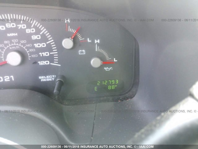 1FMRU15W44LA33596 - 2004 FORD EXPEDITION XLT თეთრი ფოტო 7