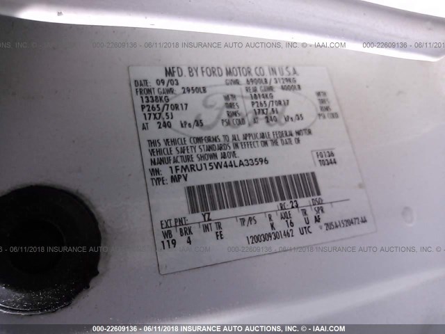 1FMRU15W44LA33596 - 2004 FORD EXPEDITION XLT WHITE photo 9