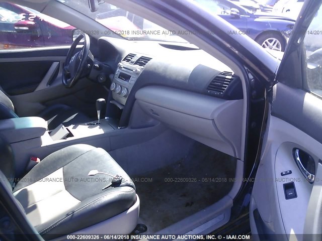 4T1BF3EK7BU209701 - 2011 TOYOTA CAMRY SE/LE/XLE 黑色 照片 5