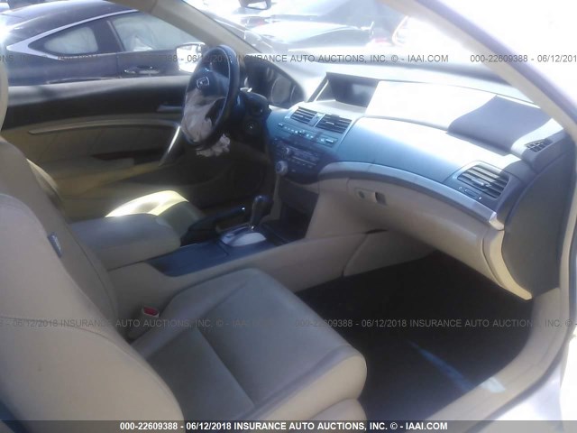 1HGCS22828A010672 - 2008 HONDA ACCORD EXL WHITE photo 5