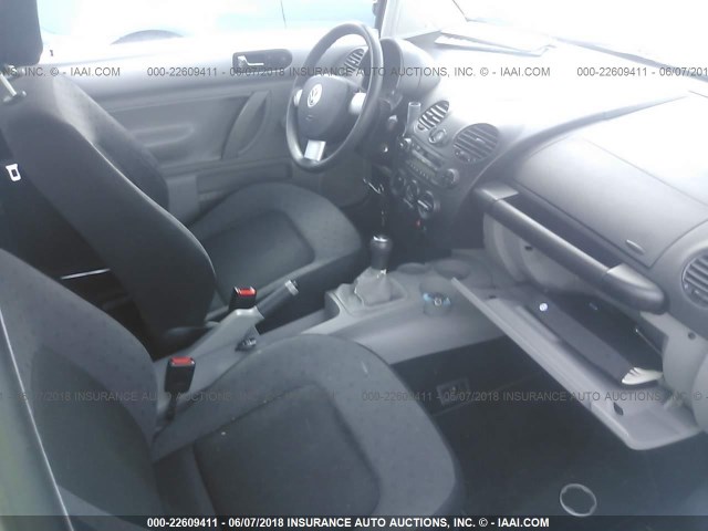 3VWBA21CXYM494870 - 2000 VOLKSWAGEN NEW BEETLE GL 银色 照片 5