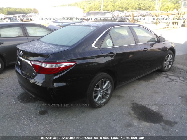 4T1BF1FK8GU226890 - 2016 TOYOTA CAMRY LE/XLE/SE/XSE BLACK photo 4