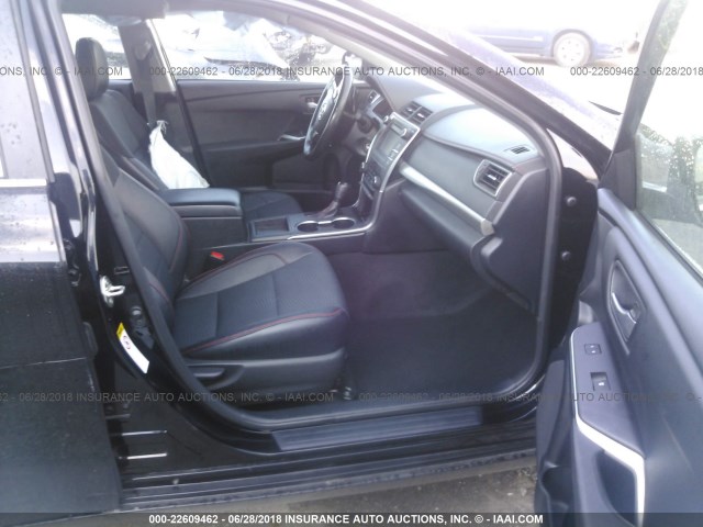 4T1BF1FK8GU226890 - 2016 TOYOTA CAMRY LE/XLE/SE/XSE BLACK photo 5