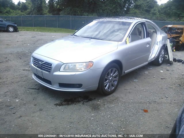 YV1AS982091107138 - 2009 VOLVO S80 3.2 SILVER photo 2