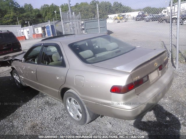 JT2BF22KXW0132749 - 1998 TOYOTA CAMRY CE/LE/XLE TAN photo 3