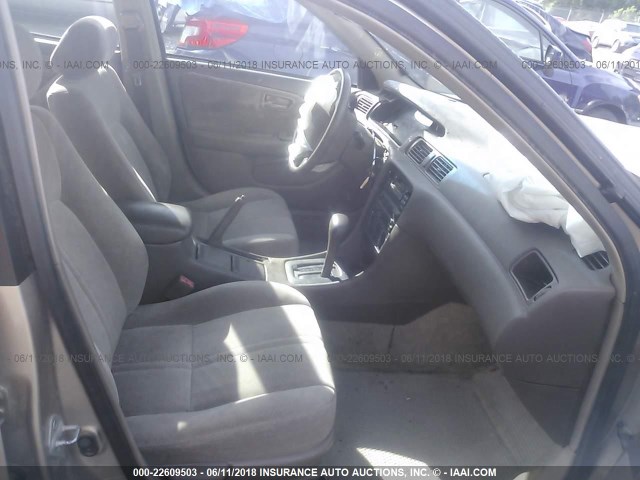 JT2BF22KXW0132749 - 1998 TOYOTA CAMRY CE/LE/XLE TAN photo 5