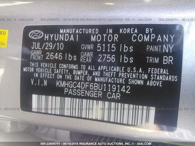 KMHGC4DF6BU119142 - 2011 HYUNDAI GENESIS 4.6L SILVER photo 9