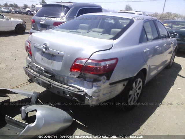 4T1BK46K47U544888 - 2007 TOYOTA CAMRY NEW GENERAT LE/XLE/SE SILVER photo 4