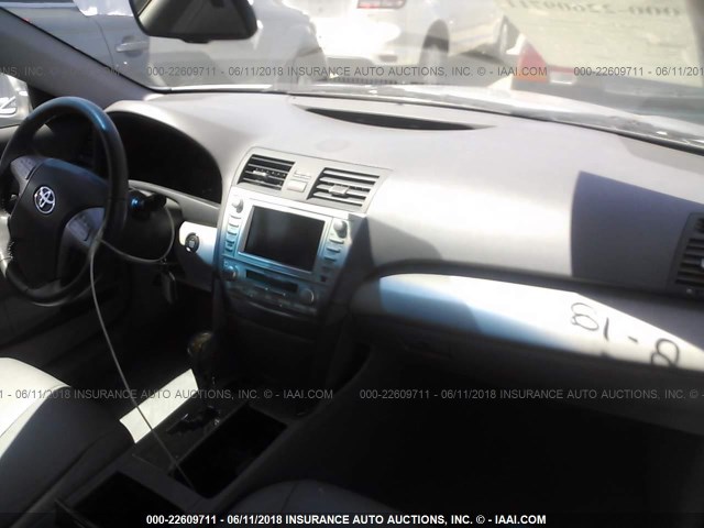 4T1BK46K47U544888 - 2007 TOYOTA CAMRY NEW GENERAT LE/XLE/SE SILVER photo 5