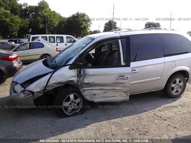 2D4GP44L44R585797 - 2004 DODGE GRAND CARAVAN SXT SILVER photo 6