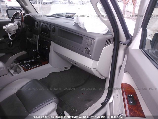 1J8HG68267C534032 - 2007 JEEP COMMANDER OVERLAND TAN photo 5