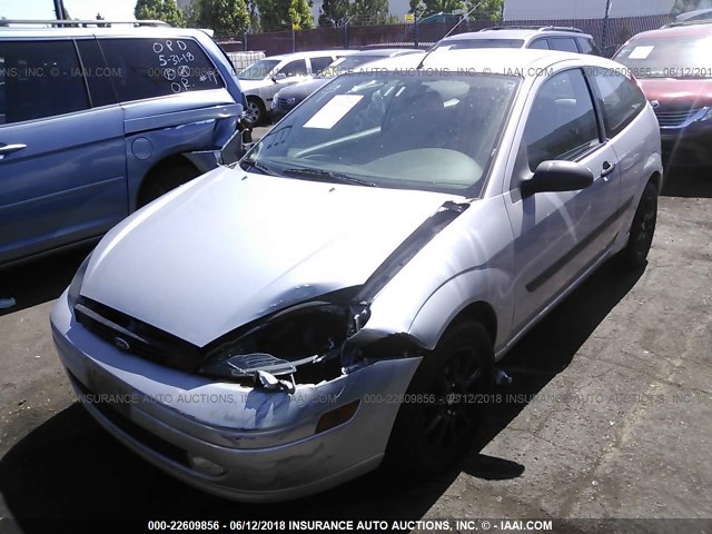 3FAFP31Z23R178782 - 2003 FORD FOCUS ZX3 SILVER photo 2