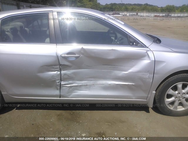 4T4BF3EKXBR207740 - 2011 TOYOTA CAMRY SE/LE/XLE 银色 照片 6