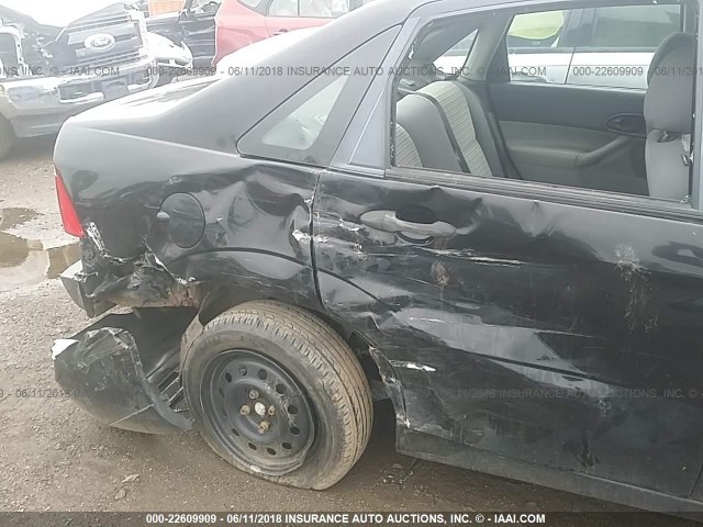 1FAHP34N07W252723 - 2007 FORD FOCUS ZX4/S/SE/SES 黑色 照片 5