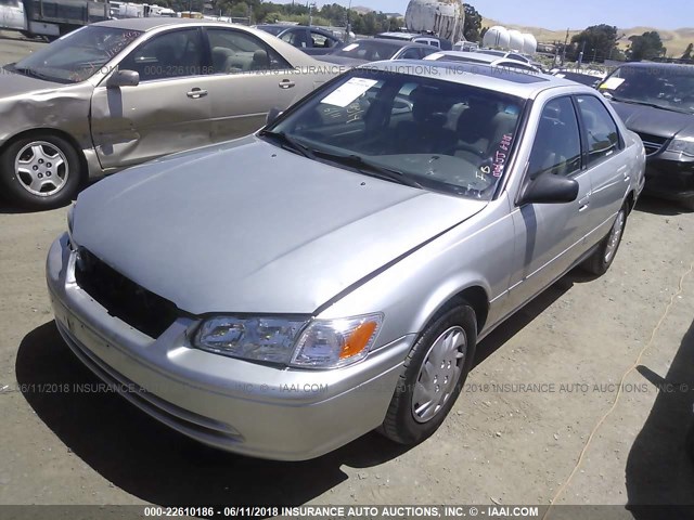 JT2BF22K2Y0238678 - 2000 TOYOTA CAMRY CE/LE/XLE SILVER photo 2
