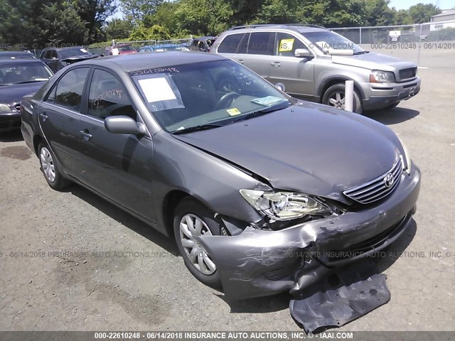 4T1BE30K05U984713 - 2005 TOYOTA CAMRY LE/XLE/SE GRAY photo 1