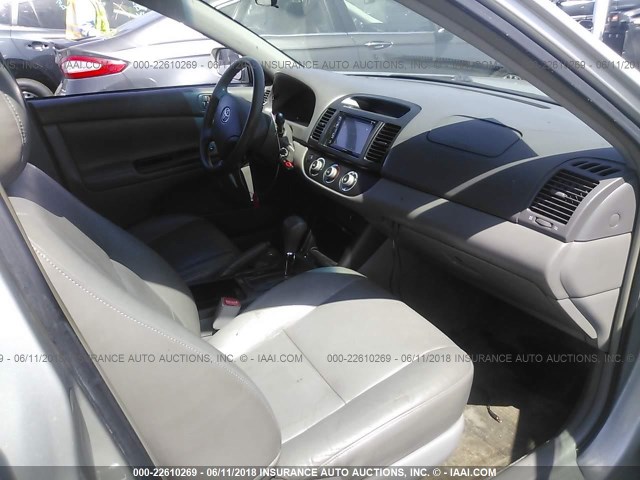 4T1BE32K56U737816 - 2006 TOYOTA CAMRY LE/XLE/SE ვერცხლისფერი ფოტო 5