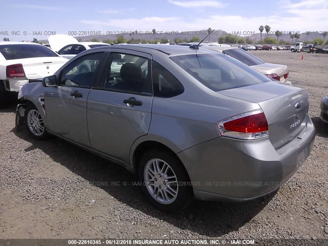 1FAHP35N28W242503 - 2008 FORD FOCUS SE/SEL/SES SILVER photo 3