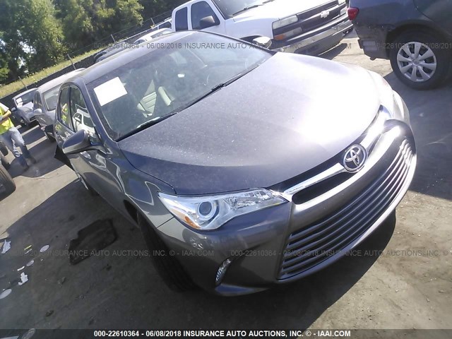 4T1BF1FK6GU175776 - 2016 TOYOTA CAMRY LE/XLE/SE/XSE 灰色 照片 1