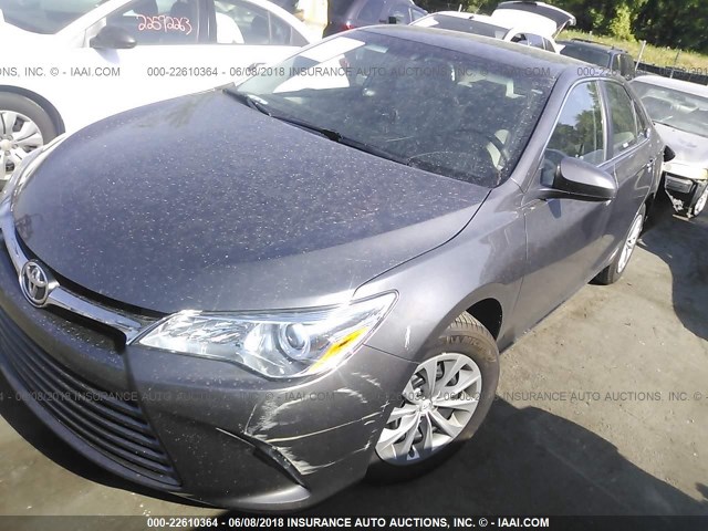 4T1BF1FK6GU175776 - 2016 TOYOTA CAMRY LE/XLE/SE/XSE 灰色 照片 2