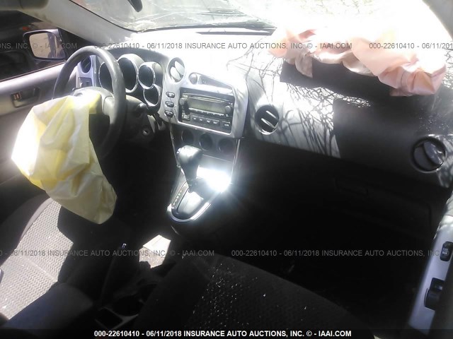 2T1KR32E77C686059 - 2007 TOYOTA COROLLA MATRIX XR GRAY photo 5