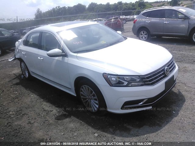 1VWBT7A39HC023995 - 2017 VOLKSWAGEN PASSAT SE WHITE photo 1