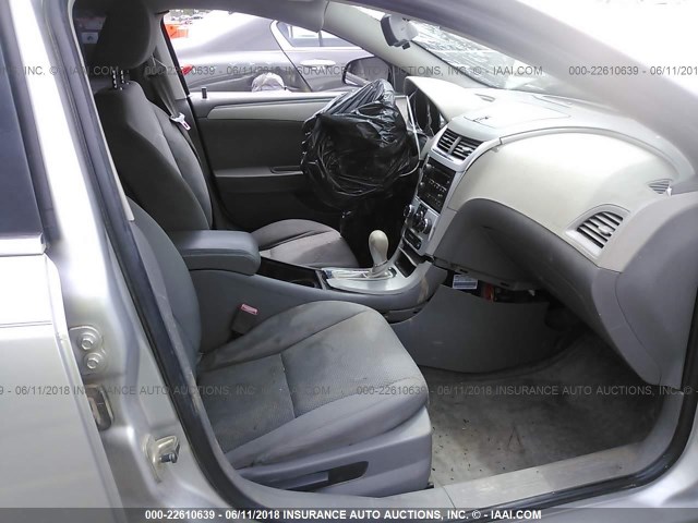 1G1ZB5EB0AF317275 - 2010 CHEVROLET MALIBU LS SILVER photo 10