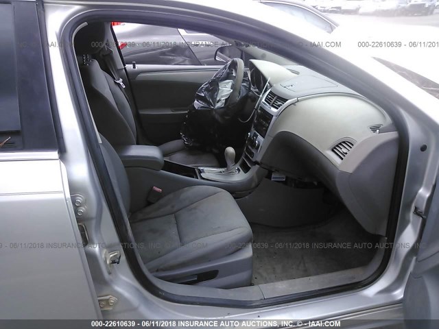 1G1ZB5EB0AF317275 - 2010 CHEVROLET MALIBU LS SILVER photo 5